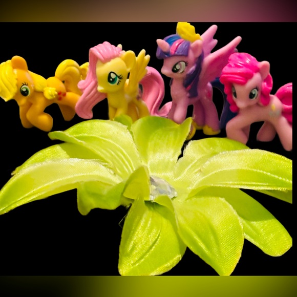 4 ponies Pink, Purple, Yellow and Orange Pony Figure Set - Kids Toys - Picture 2 of 16